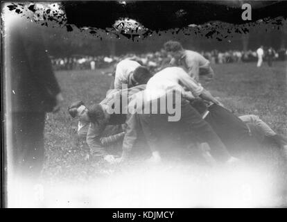 Pile Up an der Miami Universität Neuling sophomore Contest 1923 (3192238342) Stockfoto