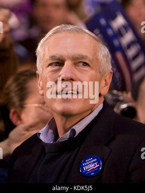 General Wesley Clark dargestellt an einem Hillary Clinton supporter Kundgebung an greenspun der mittleren Schule in Henderson, Nevada, 18. Januar 2008. © kabik / MediaPunch Stockfoto