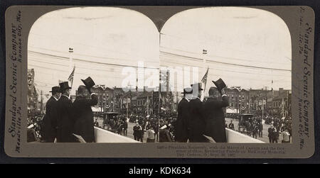 Präsident Roosevelt, mit dem Bürgermeister von Kanton und der Gouverneur von Ohio, Überprüfen der Parade auf McKinley Memorial Day, Kanton, O., Sept. 30, 1901 Stockfoto