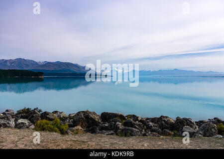 Tekapo, Canterbury • Neuseeland Lake Pukaki mit aoraki (Cook mount) im Nebel. wach, bevor am letzten Tag des Stockfoto