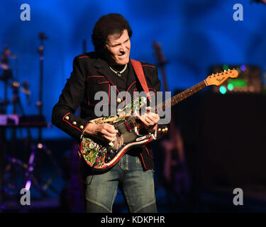 West Palm Beach, FL, USA. Okt. 2017. YES tritt am 13. Oktober 2017 im Kravitz Center in West Palm Beach Florida auf. Kredit: Mpi04/Media Punch/Alamy Live News Stockfoto