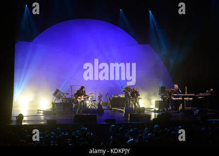 West Palm Beach, FL, USA. Okt. 2017. YES tritt am 13. Oktober 2017 im Kravitz Center in West Palm Beach Florida auf. Kredit: Mpi04/Media Punch/Alamy Live News Stockfoto