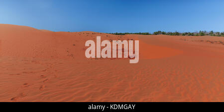 Beliebten roten Sanddünen in Mui Ne Dorf, Vietnam Stockfoto