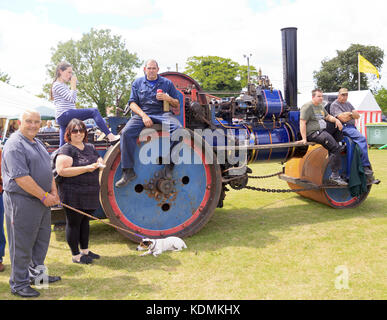 Armstrong Whitworth Lokomobile und Crew Stockfoto