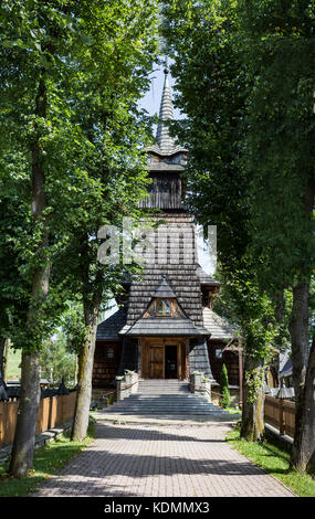 Kleine Holzkirche in ländlichen Polen Stockfoto