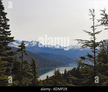 Unten im oberen Lynn Canal ist der tiefste Fjord in Alaska. Aus dem takshanuk Mountain Trail auf einem Maultier tour. Stockfoto