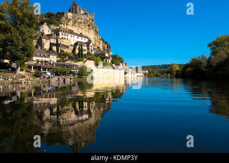 Das Schloss von Beynac in der Dordogne Stockfoto