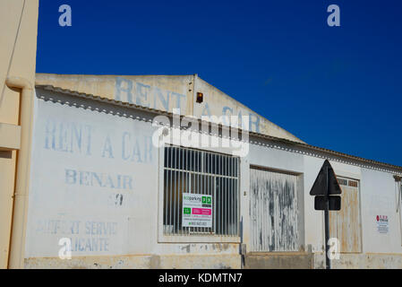 Aeroautos mieten ein Auto Büros in dem, was waren der Hangar und Gebäude des Ciudad Quesada Flughafen. Autovermietung. Autovermietung. Spanien Stockfoto