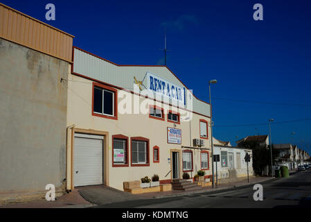 Aeroautos mieten ein Auto Büros in dem, was waren der Hangar und Gebäude des Ciudad Quesada Flughafen. Autovermietung. Autovermietung. Spanien Stockfoto