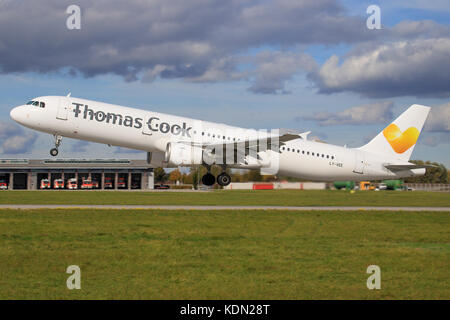 Stuttgart/Deutschland September 29, 2017: Condor airbus a320 am Flughafen Stuttgart. Stockfoto