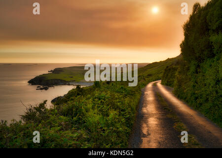 Sky Road bei Sonnenuntergang. In Der Nähe Von Clifden, Irland. County Galway, Connemara Stockfoto