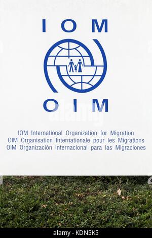 Genf, Schweiz - Oktober 1, 2017: Iom-Logo auf einem Panel. Iom ist die Internationale Organisation für Migration Stockfoto