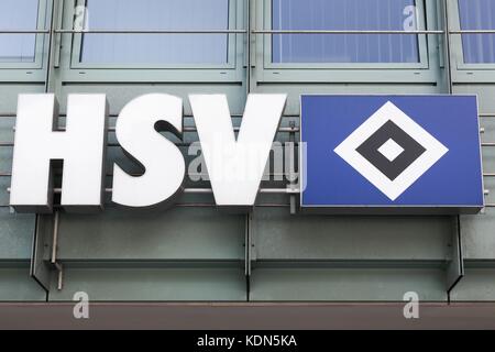 Hamburg, Deutschland - 21. Juli 2017: Hamburger sv Logo auf einer Wand. Hamburger SV ist ein deutscher Verein mit Sitz in Hamburg, Deutschland Stockfoto