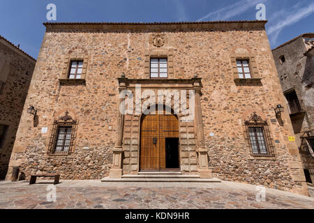 Palacio Episcopal de Caceres (Extremadura, Spanien). Stockfoto