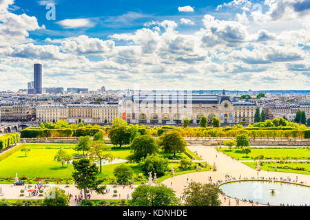 Tuileries Garten an einem schönen Sommertag in Paris Stockfoto