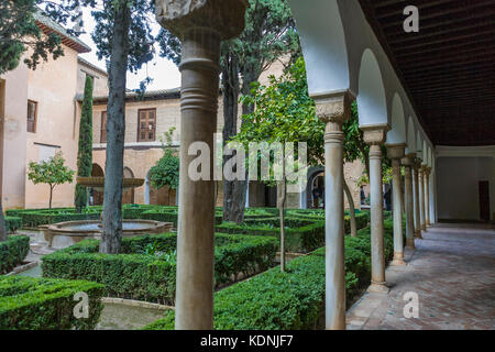 Der Patio de Lindaraja, von des Kaisers Kammern (Habitaciones de Carlos V), La Alhambra, Granada gesehen Stockfoto