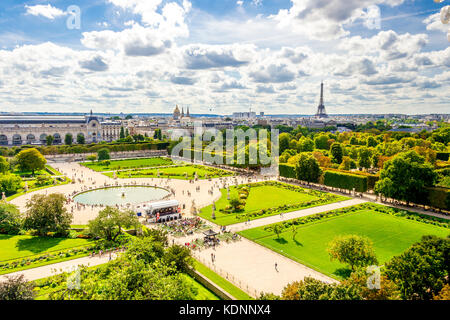 Tuileries Garten an einem schönen Sommertag in Paris Stockfoto