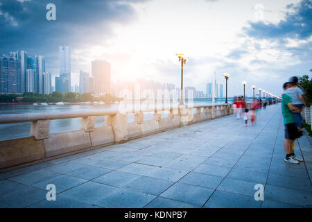 China Guangzhou Pearl River, Riverside Wolkenkratzer. Stockfoto