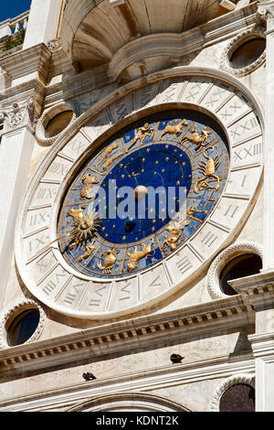 Der Glockenturm auf der Piazza San Marco in Venedig Stockfoto