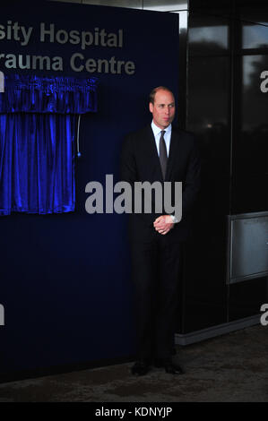 Prince William wird gesehen in aintree Krankenhaus gebracht, wo er Mitarbeiter und Patienten vor der Eröffnung der neuen Patientenversorgung und Trauma unit Met. Mit: Prinz William wo: liverpool, Großbritannien Wann: 14 Sep 2017 Credit: wenn.com Stockfoto