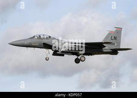 Bewohner F-15E Strike Eagles aus der 494th FS auf Ansatz in die RAF Lakenheath. Stockfoto