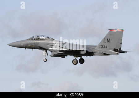 Bewohner F-15E Strike Eagles aus der 494th FS auf Ansatz in die RAF Lakenheath. Stockfoto