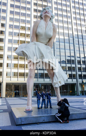 Chicago, Jan 31: die berühmten riesigen forever Marilyn statue am 31.Januar 2012 in Chicago, Illinois, United States Stockfoto