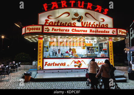 Imbiß mit portugiesischen Donuts namens Farturas in Vila Nova de Gaia, Portugal Stockfoto