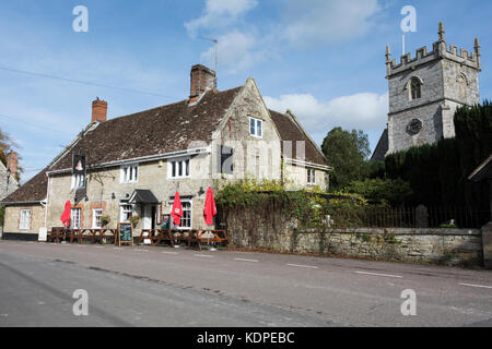 Das Bell Inn Wylye, Warminster, Wiltshire, England, Großbritannien Stockfoto