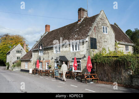 Das Bell Inn Wylye, Warminster, Wiltshire, England, Großbritannien Stockfoto