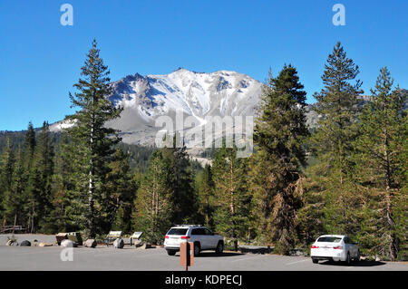 Mt. Lassen Volcanic National Park overs Besucher einige der landesweit schönsten, malerische Ausblicke! Lassen Peak Stockfoto