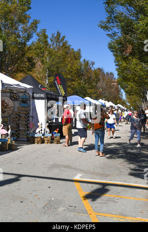 Mumfest in New Bern, North Carolina historic downtown Festival die Blumen und Spaß Stockfoto