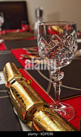 Weihnachtsessen Tabelle. Traditionelle englische Weihnachten Tabelle für das Weihnachtsessen. Stockfoto