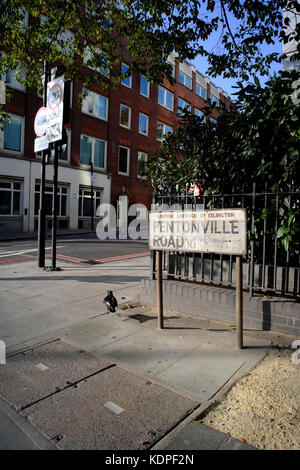 Pentonville Road Sign auf Pflaster, London, England Stockfoto