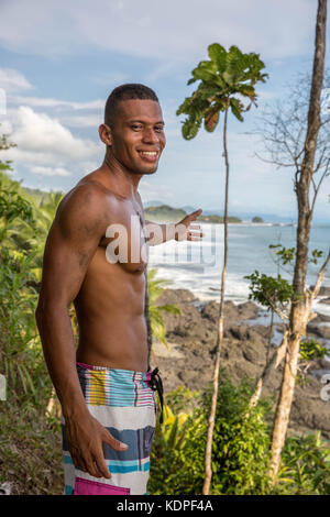 Bahia Solano ist eine kleine, isolierte Stadt an der Pazifikküste Kolumbiens im Departement Chocó und wird hauptsächlich von Afro-Kolumbianern bewohnt. Stockfoto