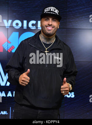 Miami, FL - 14. OKTOBER: Nicky Jam posiert im Presseraum bei One Voice: Somos Live! Ein Konzert Für Katastrophenhilfe im Marlins Park am 14. Oktober 2017 in Miami, Florida. Kredit: MPI10 / MediaPunch Stockfoto