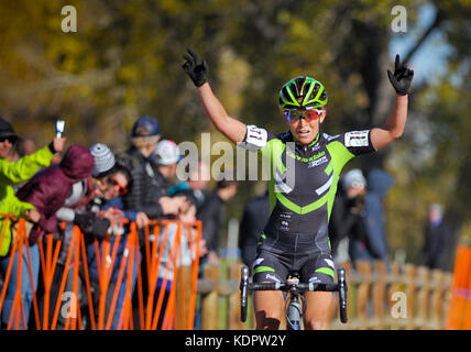 Oktober 14, 2017 - Team 3 Rox Racing-Cannondale's, Erin Huck, feiert Sieg ihrer Elite Frauen bei den US Open von Cyclocross, Valmont Bike Park, Boulder, Colorado. Stockfoto