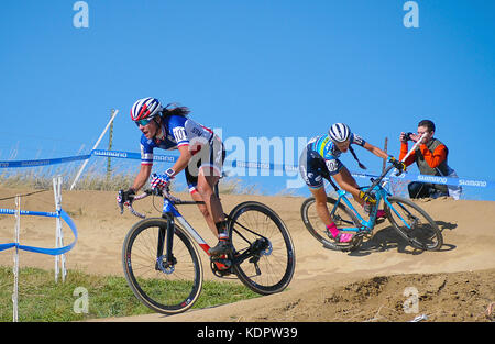 Oktober 14, 2017 - Französische nationale Meister, Caroline Manni, Rennen durch die verschlungenen Korkenzieher Abschnitt bei den US Open von Cyclocross, Valmont Bike Park, Boulder, Colorado. Stockfoto