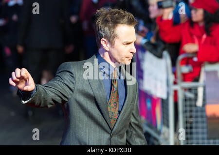 London, Großbritannien. 15.. Oktober 2017. Sam Rockwell kommt zur britischen Filmpremiere von „drei Billboards außerhalb Ebbing, Missouri“ auf dem Odeon Leicester Square während der Abschlussgala des BFI London Film Festival 61.. Quelle: Wiktor Szymanowicz/Alamy Live News Stockfoto