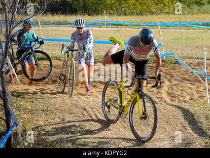 Oktober 14, 2017 - Frauen elite Radfahrer Arbeit ihren Weg durch die tiefen Sandkasten Abschnitt der US Open von Cyclocross, Valmont Bike Park, Boulder, Colorado. Stockfoto