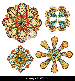 Dekorative Runde floralen Muster. Satz von vier bunte Verzierung Stock Vektor
