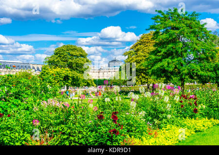 Tuileries Garden an einem schönen sonnigen Sommertag Stockfoto