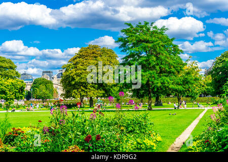 Tuileries Garden an einem schönen sonnigen Sommertag Stockfoto