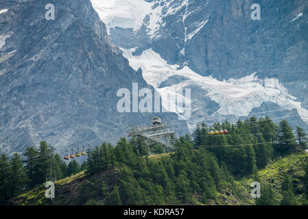 In der Seilbahn La Grave, Frankreich, Europa. Stockfoto