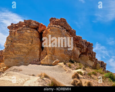 Diese Felsformation ist eine der bekanntesten geologische Merkmale auf der nördlichen Seite der Insel Malta. Es ist jedoch in der unmittelbar drohenden Gefahr des Co Stockfoto