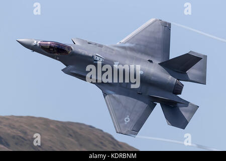 F35 Joint Strike Fighter durchquert die Mach Loop in Wales zum ersten Mal 17/05/02 Stockfoto