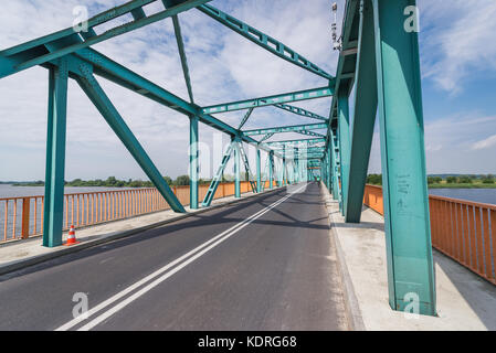 Brücke über Regalica - östlicher Arm der oder in Gryfino Stadt, Woiwodschaft Westpommern in Polen Stockfoto