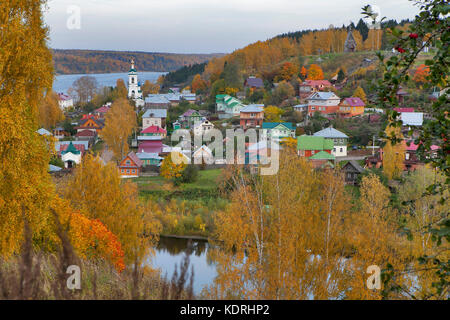 Ples, Russland - 11 September 2017 Blick von oben auf die Plyos ist eine Stadt im Bezirk Privolzhsky oblast, Russland Stockfoto