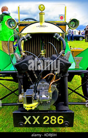 British Racing Green Morgan 3 Wheeler Vorderansicht Stockfoto