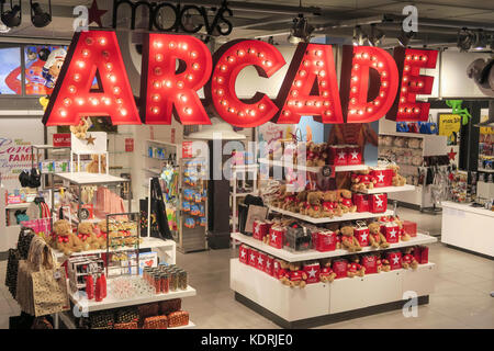 Macy's Flagship Department Store Arcade, Herald Square, 2017, New York City, USA Stockfoto